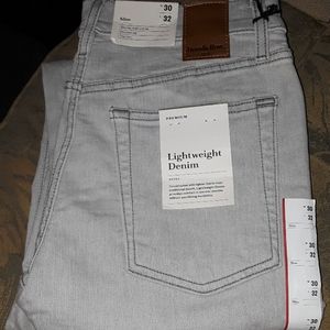 This is a brand new pair of jeans never been worn